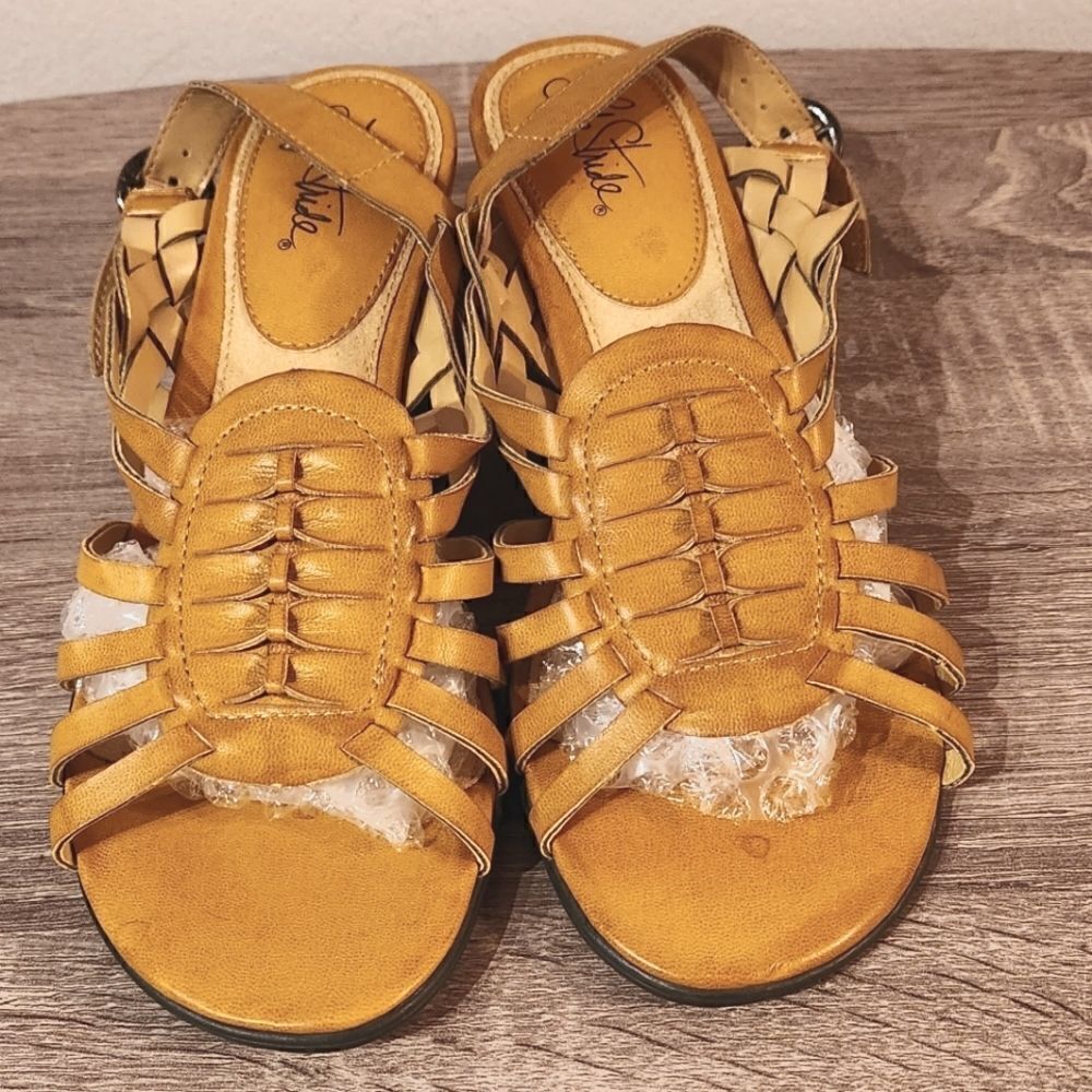 LIFE STRIDE WOMEN'S WEDGE SANDALS YELLOW COLOR SIZE 7W.